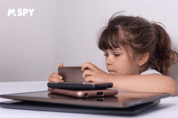 Voici les méthodes classiques pour lire les SMS de votre enfant