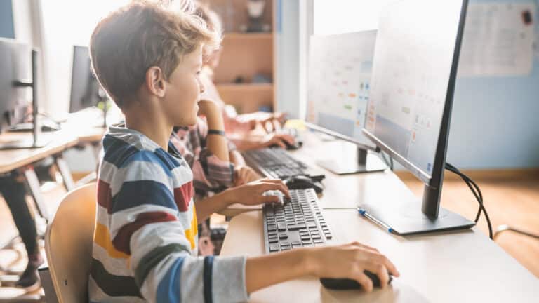 13 zasad bezpiecznego korzystania z Internetu dladzieci